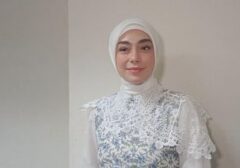Momen Haru Celine Evangelista Lepas Putri Sulung ke Pesantren, Ungkap Alasan Pendidikan Agama