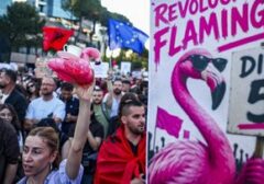 Ribuan Warga Albania Geruduk Tirana, Protes Keras Proyek Mewah Trump Organization