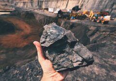 Ancaman Krisis Energi Mengintai, Pemerintah Ultimatum PLN: Kejar Kontrak Batu Bara Demi Kelistrikan Nasional!