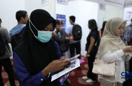 Pertumbuhan Semu: Ekonomi Indonesia Terjebak 'Jobless Growth', Ini Tawaran Solusi Islam