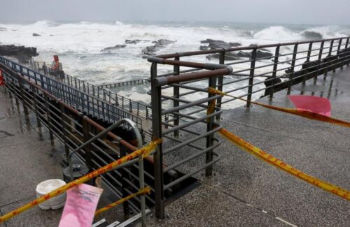 Badai Bavi Guncang Taiwan: Ribuan Jiwa Dilarikan ke Tempat Aman