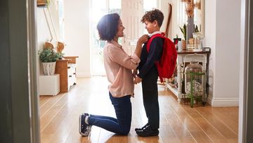 Bekali Si Kecil Jadi Pribadi Tangguh: 5 Jurus Ampuh Orang Tua Cetak Anak Mandiri Sejak Dini