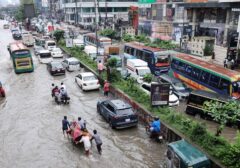 Banjir Bandang Landa Dhaka: Jutaan Jiwa Terjebak, Ratusan Nyawa Melayang