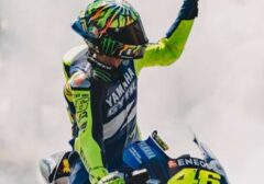 Nostalgia Legendaris: Rossi Kembali Taklukkan Sirkuit dengan Yamaha YZR-M1 Setelah Pensiun