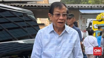 Kehangatan Persahabatan: Mongol dan Agum Gumelar Mengantar Jenazah Temon ke Peristirahatan Terakhir
