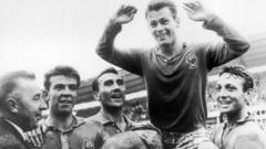 Legenda 13 Gol Piala Dunia: Kisah Tragis Just Fontaine, Sang Pencetak Rekor Abadi
