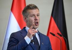 Presiden Hungaria Terancam Lengser: Parlemen Siap Ambil Keputusan Krusial