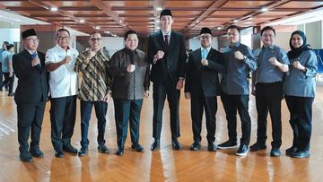Momen Langka: Mitchell Baker Resmi Jadi WNI, Netizen Ramai Bandingkan dengan Bintang Sepak Bola Dunia