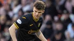 Aberdeen Resmi Ikat Lewis Smith, Ambisi Stephen Robinson Terwujud