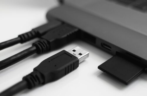 Kabel USB-C Lambat Mengisi Daya MacBook? Aplikasi Gratis Ini Ungkap Penyebabnya