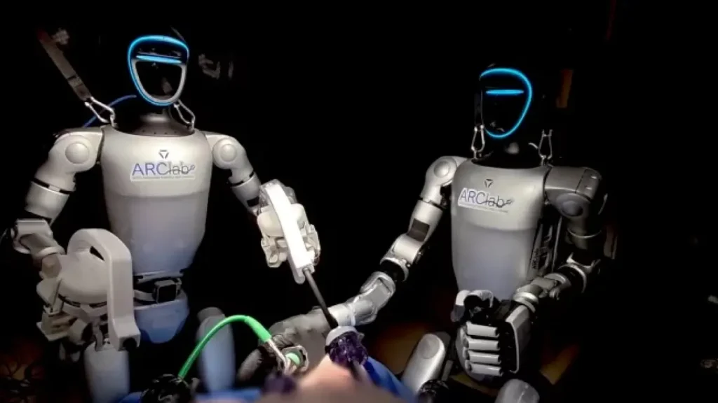 Terobosan Medis: Robot Humanoid Sukses Jalani Operasi Langsung Pertama di Dunia