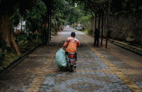 Tinjauan Perlindungan Sosial Kurir Ekspedisi Kemitraan Melalui BPJS Ketenagakerjaan