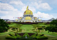 Politisasi Bansos: Saat Bantuan Negara Diklaim sebagai Kebaikan Pribadi Pejabat