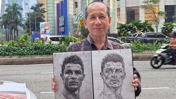 Seniman Dadakan di Jalan Ampang: Taksi iPad Ciptakan Karya Seni Unik Dekat Petronas