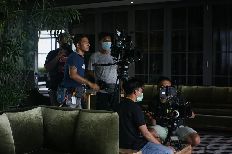 Acha Septriasa Suntik Mati Karakter Aktris, Lahir Jadi Sutradara Debut '9 Aku, Love Heals' 2026