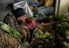 Kritik Pakar: Nominal Bansos Lansia Dinilai Tak Sejalan dengan Laju Inflasi