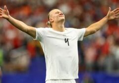 Kejutan Erling Haaland: Bukan Sepatu Bola, Rakun dan Tas Mewah yang Dibawa Pulang ke Norwegia