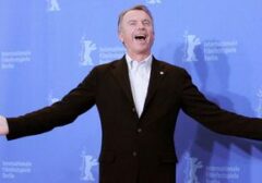Mengejutkan! Sam Neill Akan Muncul di Dua Film Besar Pasca-Kabar Duka, Salah Satunya Sekuel 'Godzilla x Kong'