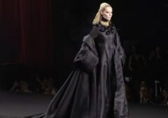 Gema Dalida Menginspirasi Koleksi Haute Couture Stephane Rolland yang Memukau
