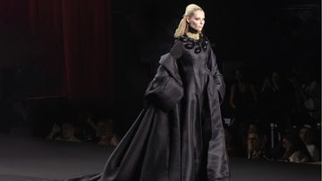 Gema Dalida Menginspirasi Koleksi Haute Couture Stephane Rolland yang Memukau