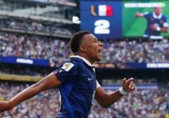 Luis de la Fuente Beri Pujian Setinggi Langit untuk Kylian Mbappe: Bintang Lapangan Hijau Sejati!