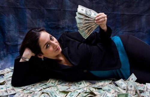 Rezeki Mengalir Deras? 6 Tanggal Lahir Ini Diramal Punya Potensi Finansial Melimpah