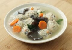 Hujan Makin Nikmat dengan Sup Bakso Lohua ala Chef Devina Hermawan: Resep Mudah Anti Gagal!