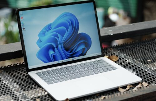 Raksasa Keamanan: Microsoft Tutup 570 Celah Rentan Windows, Termasuk 3 "Zero-Day" yang Mengintai