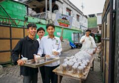 Senyum Haru: Kisah Penyandang Disabilitas Menerima Kursi Roda Gratis dari Pemerintah