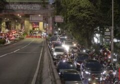Jalan Tendean Arah Blok M Kembali Normal Pasca Insiden JPO Nyaris Roboh