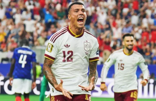 La Roja Perkasa: Spanyol Bungkam Prancis 2-0, Tiket Final Piala Dunia 2026 Digenggam!