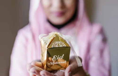 Ameena Beri Nama 'Gabriel' untuk Sapi Kurban, Atta & Aurel Ajarkan Makna Berbagi di Idul Adha 2026