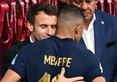 Pesan Haru Macron untuk Timnas Prancis: "Kami Bangga dengan Kalian, Para Juara Masa Depan!"