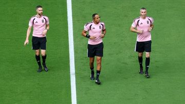Sorotan Inggris: Wasit 'Favorit' Messi Ditugaskan Pimpin Duel Semifinal Piala Dunia 2026!