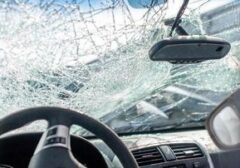Tragedi Cipayung: Mobil Xenia Seruduk Empat Motor, Dua Pengendara Terkapar