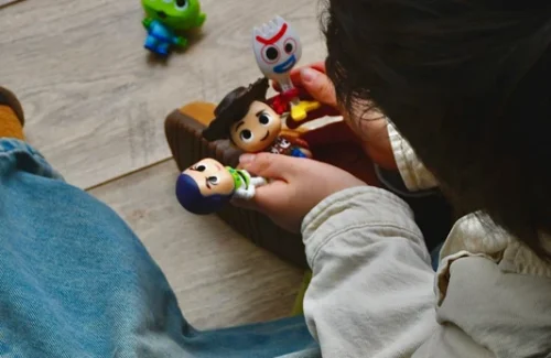 HEBOH! Taylor Swift Muncul di Toy Story 5? Pixar Buka Suara soal Kode Misterius