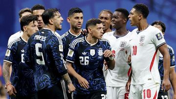 Babak Pertama Duel Sengit Inggris vs Argentina di Semifinal Piala Dunia 2026: Skor Kacamata, Peluang Tertahan