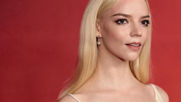 Anya Taylor-Joy Curi Perhatian di Premiere Serial 'The Queen's Gambit', Siap Tayang 15 Juli