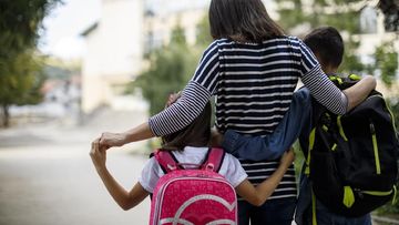 Orang Tua Wajib Tahu! Jurus Jitu Si Kecil Betah di Lingkungan Sekolah Baru