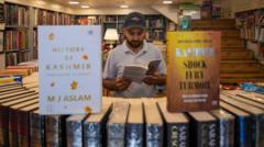 Buku "Tak Pantas" Dilarang di Kashmir India, Picu Kontroversi Sengit