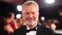 Duka Menyelimuti Dunia Hiburan: Aktor Sam Neill Meninggal Dunia di Sydney Akibat Pneumonia