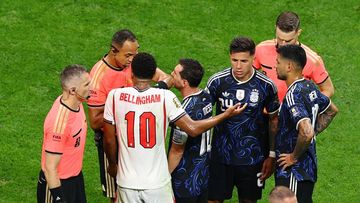 Momen Panas! Bellingham 'Ganggu' Messi, Adu Mulut Terjadi di Semifinal Piala Dunia 2026