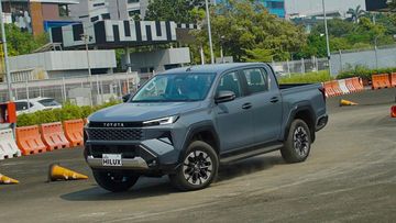 Impian Memiliki New Hilux Makin Terjangkau: Cicilan Mulai Rp 10 Jutaan!