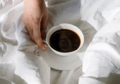 Waspada! Minum Kopi Malam Bisa Ganggu Tidur, Ini Cara Menikmatinya Tanpa Insomnia di 2026