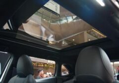Mendengar Aspirasi Penggemar, Mitsubishi Xforce Kini Dibekali Sunroof Kaca Luas