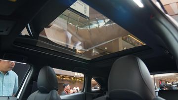Mendengar Aspirasi Penggemar, Mitsubishi Xforce Kini Dibekali Sunroof Kaca Luas
