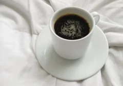 Panduan Minum Kopi 2026: Jaga Fokus Optimal, Tidur Nyenyak, dan Lambung Aman