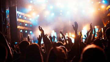 Tips Makeup Awet Tahan Banting untuk Penggemar Musik di Konser