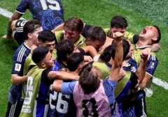 Patung Liberty Berbalut Jersey Spanyol dan Argentina Sambut Final Piala Dunia 2026