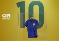 Jersey Legendaris Pele di Final Piala Dunia 1958 Laku Rp87,9 Miliar